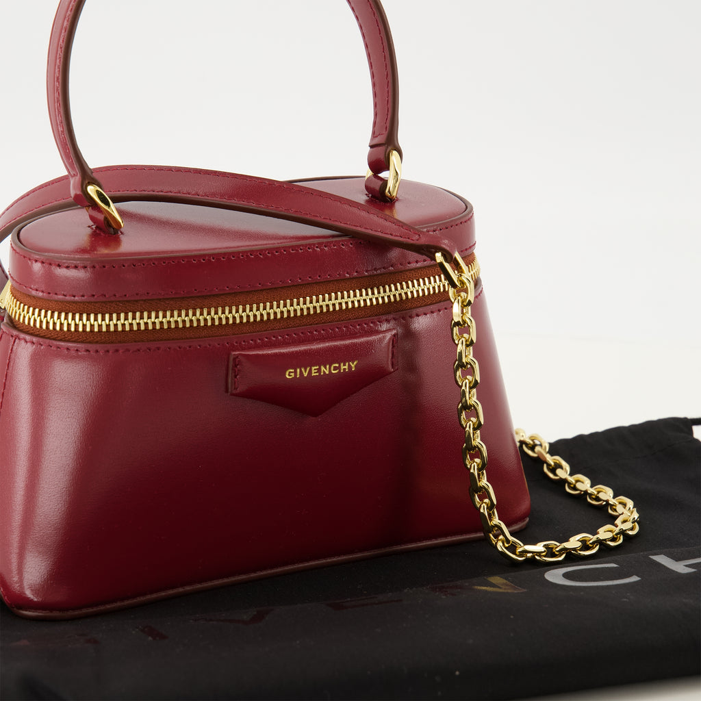 Image de l'article Sac Vanity Antigona en cuir bordeaux de la marque Givenchy pour Femme - Saison Printemps-Été 2026 - Vue détaillée_2
