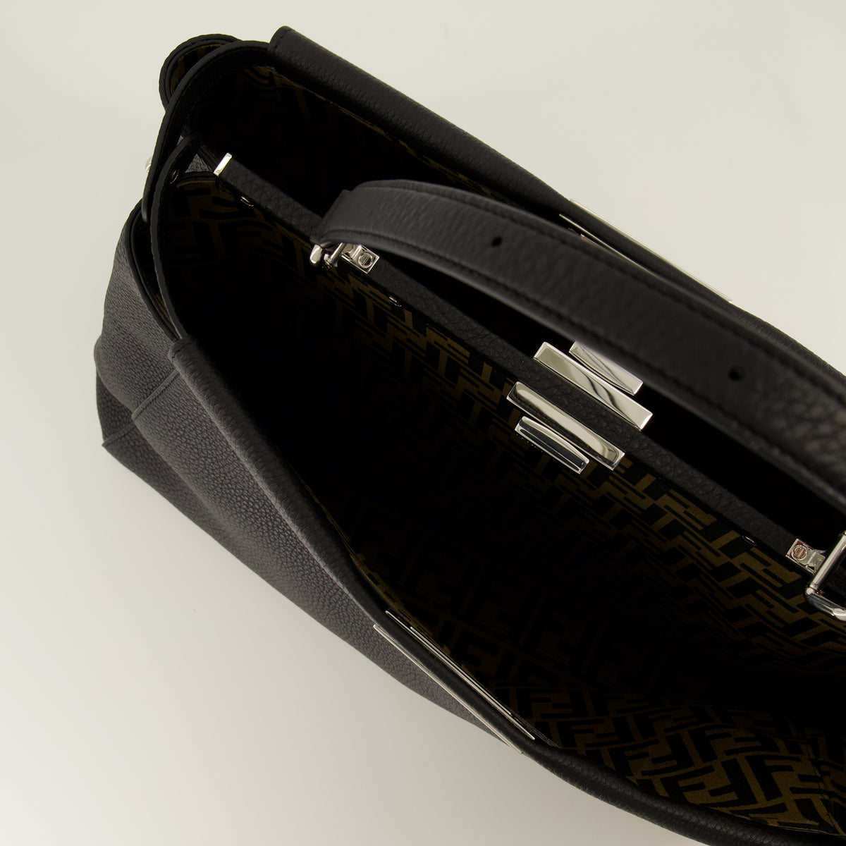 Sacs cabas 피카부 블랙 그레인 레더 백 Fendi Noir Homme