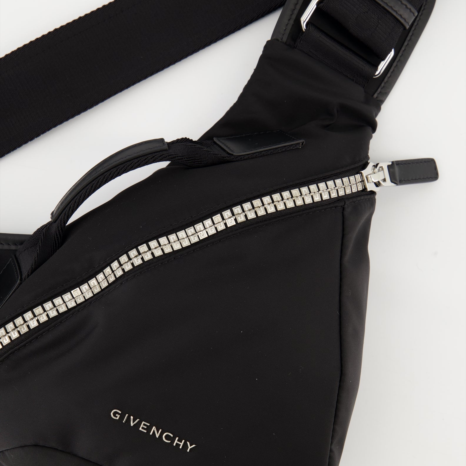 Belt bags G-zip Nylon Bag Givenchy Black Homme
