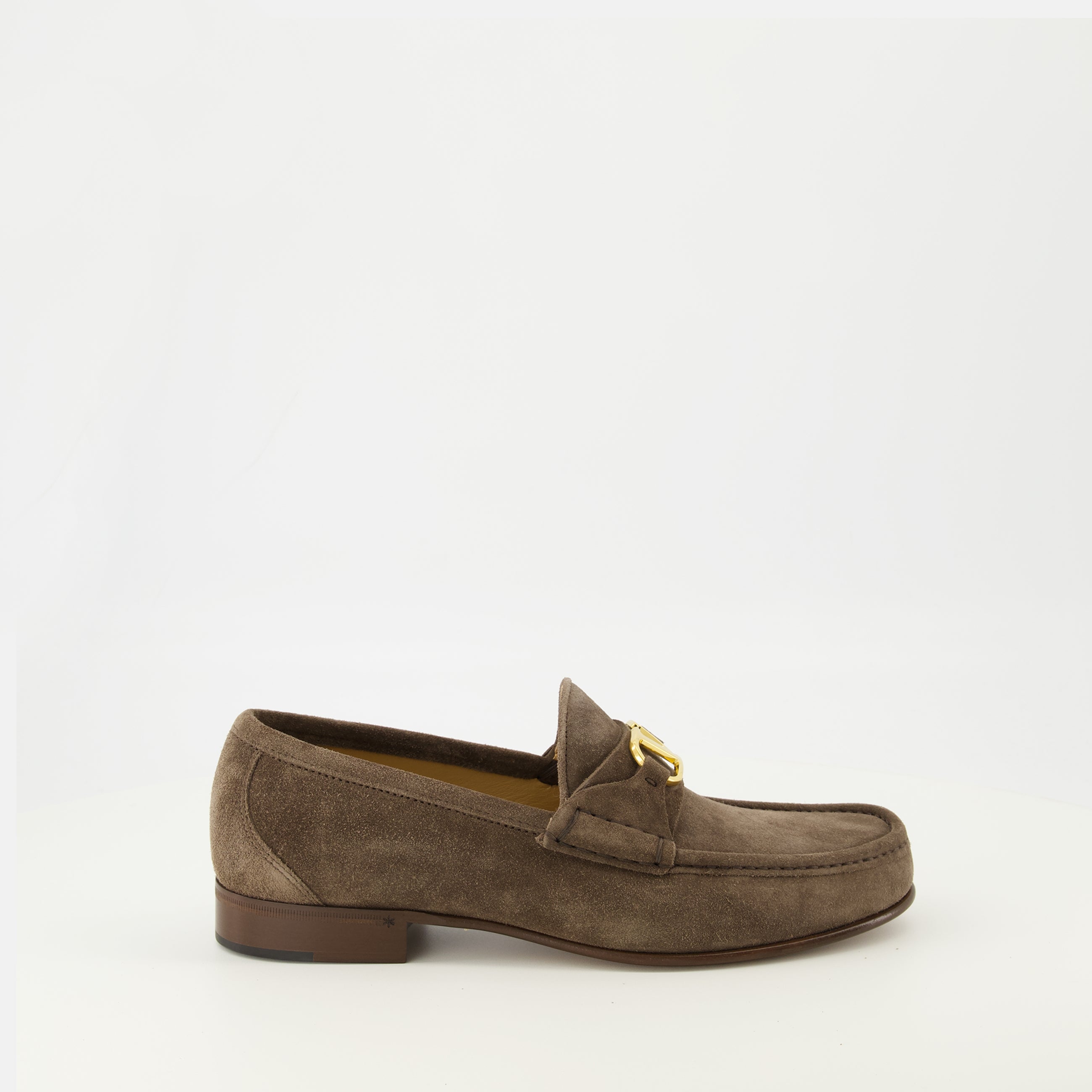 Image of the Vlogo moccasins in brown suede by Valentino Garavani for Men - Spring-Summer 2026 - Right side view