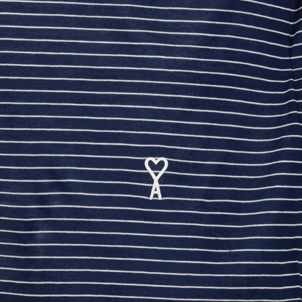 Immagine dell'articolo Canottiera a righe blu navy in cotone del marchio Ami PARIS per Uomo - Stagione Primavera-Estate 2026 - Vista Dettagliata 1