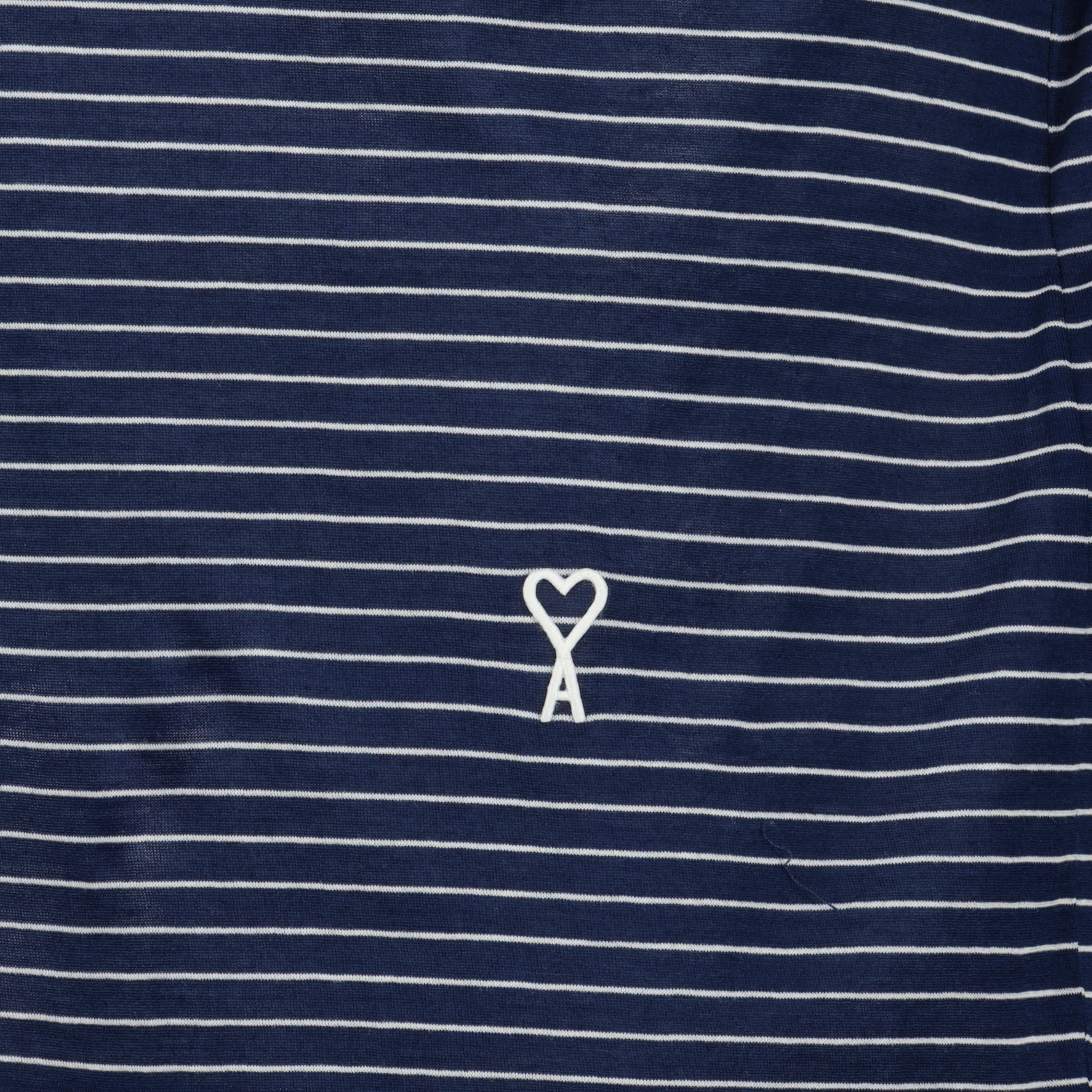 Immagine dell'articolo Canottiera a righe blu navy in cotone del marchio Ami PARIS per Uomo - Stagione Primavera-Estate 2026 - Vista Dettagliata 1