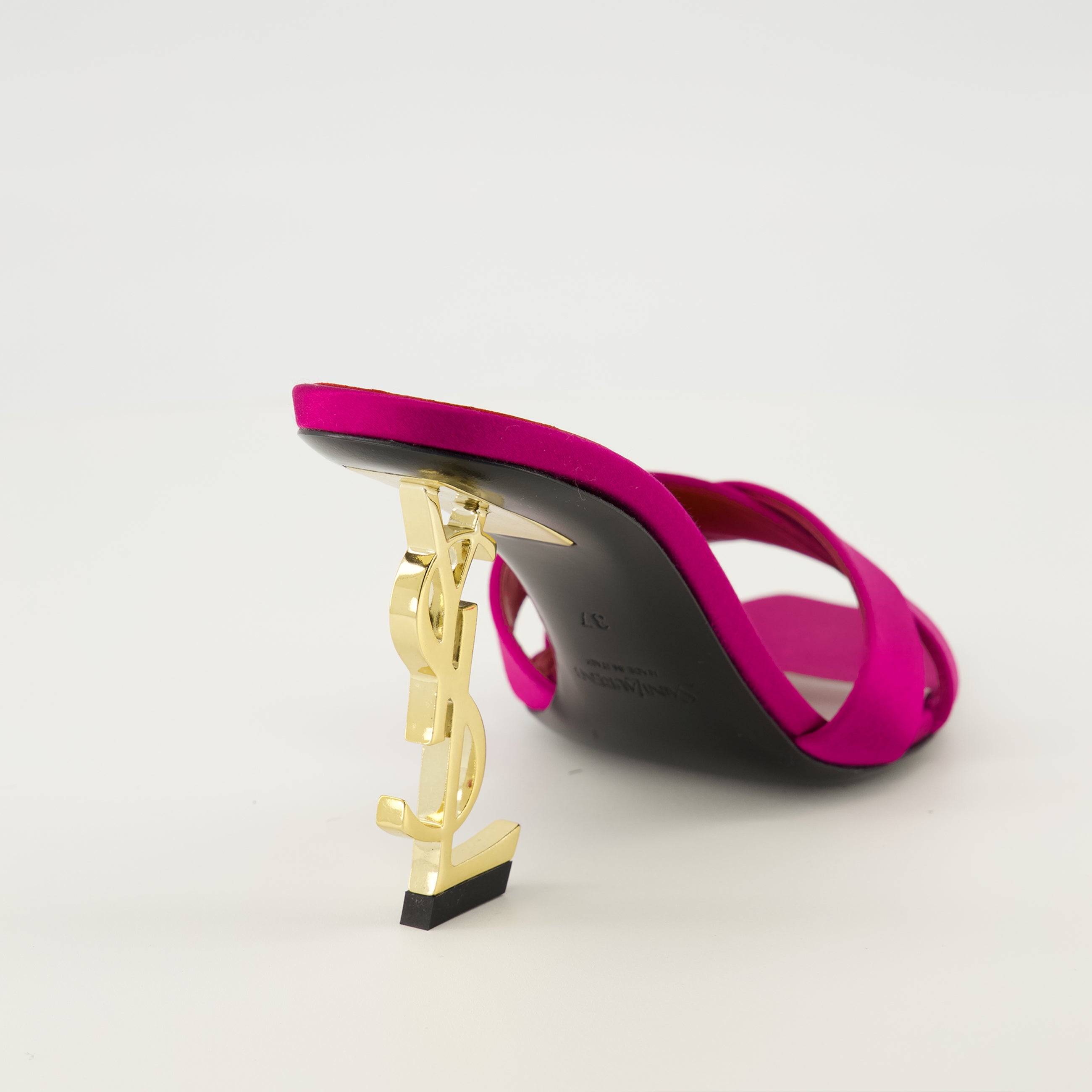 Imagen de las mules de tacón Opyum rosas de la marca Saint Laurent para Mujer - Temporada Primavera-Verano 2026 - Vista trasera