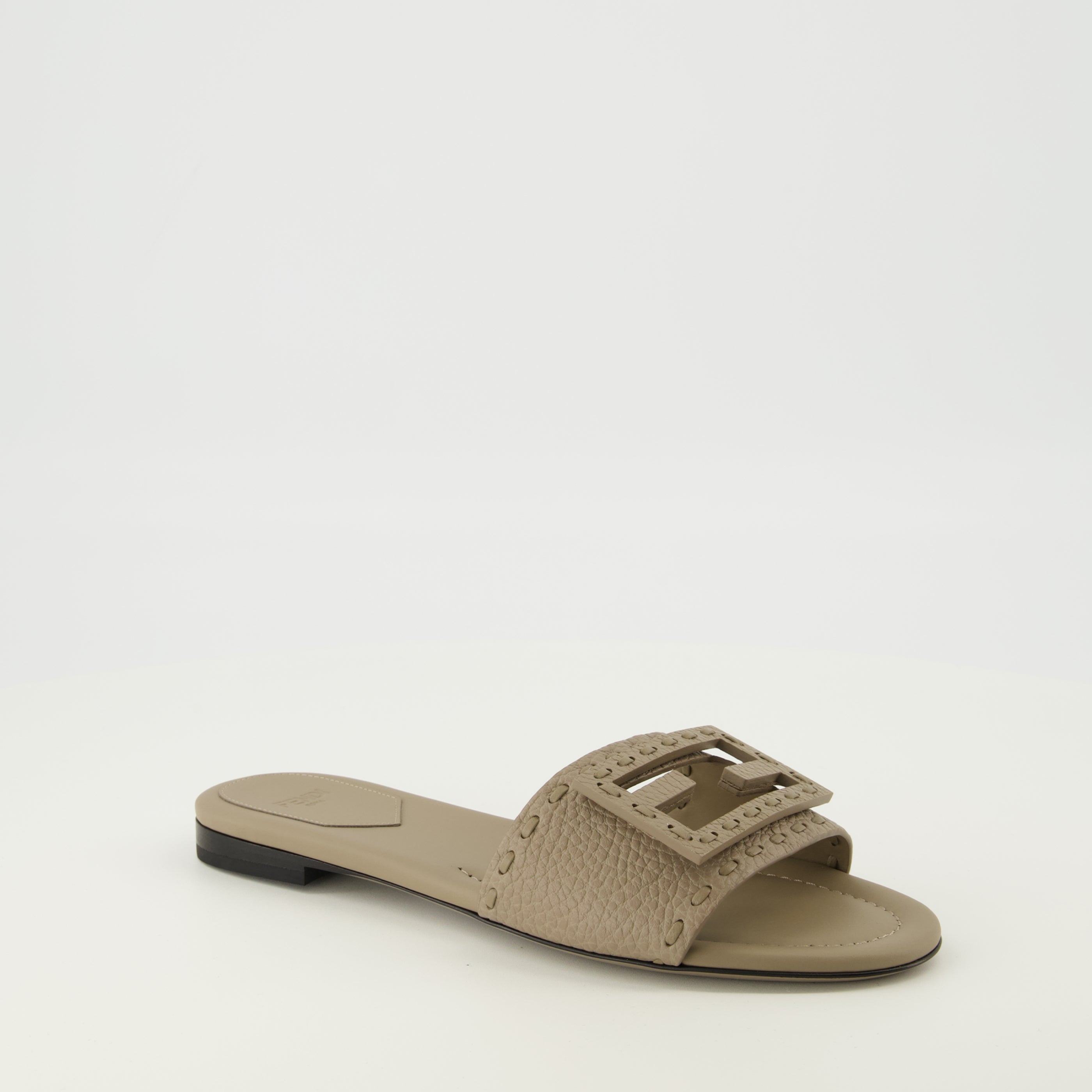 Chaussures ouvertes Mules Baguette beige Fendi Beige Femme