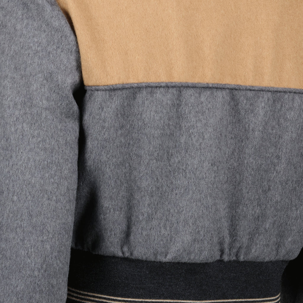 Imagen del Blouson de terciopelo gris de Miu Miu para Mujer - Temporada Primavera-Verano 2026 - Vista Detallada_2