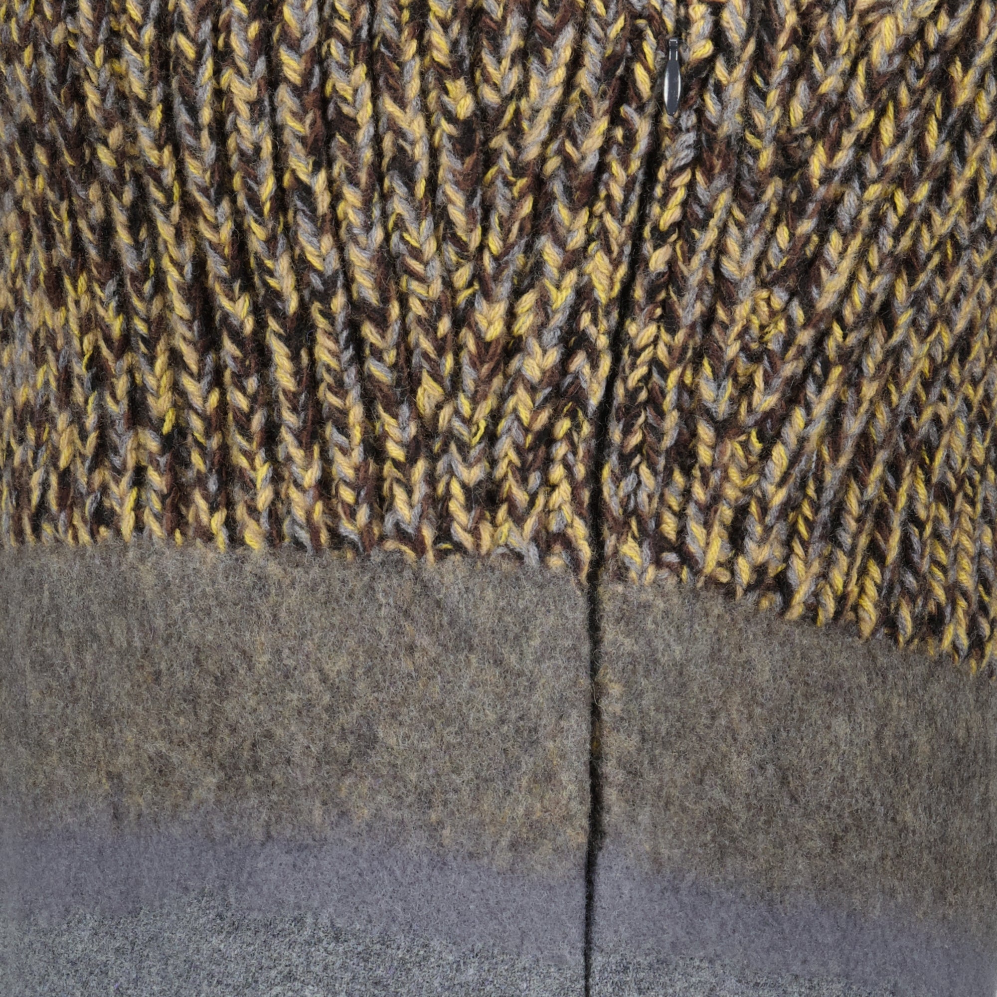 Image de l'article Robe en laine grise de la marque Prada pour Femme - Saison Automne-Hiver 2025 - Vue détaillée_2