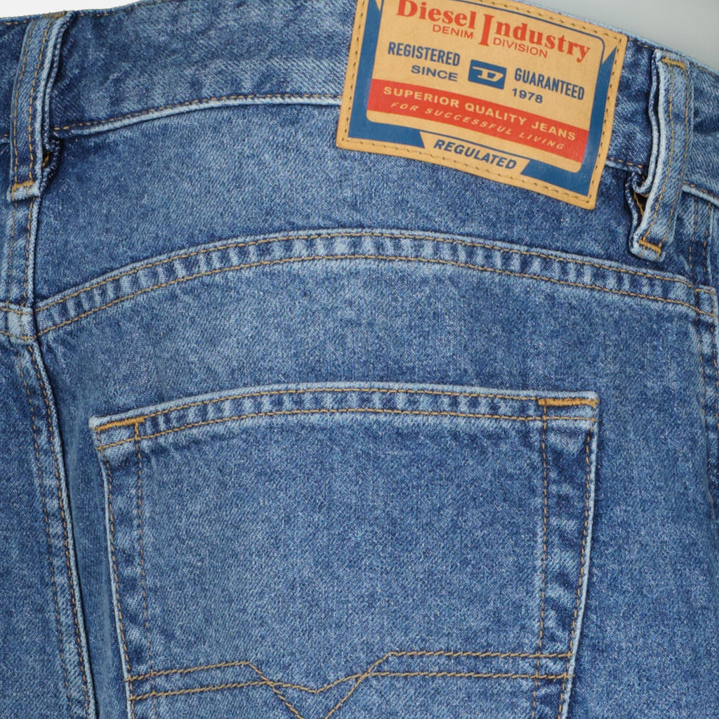 Image of the D-Sire Blue Denim Shorts by Diesel for Women - Spring-Summer 2026 - Detailed View_2