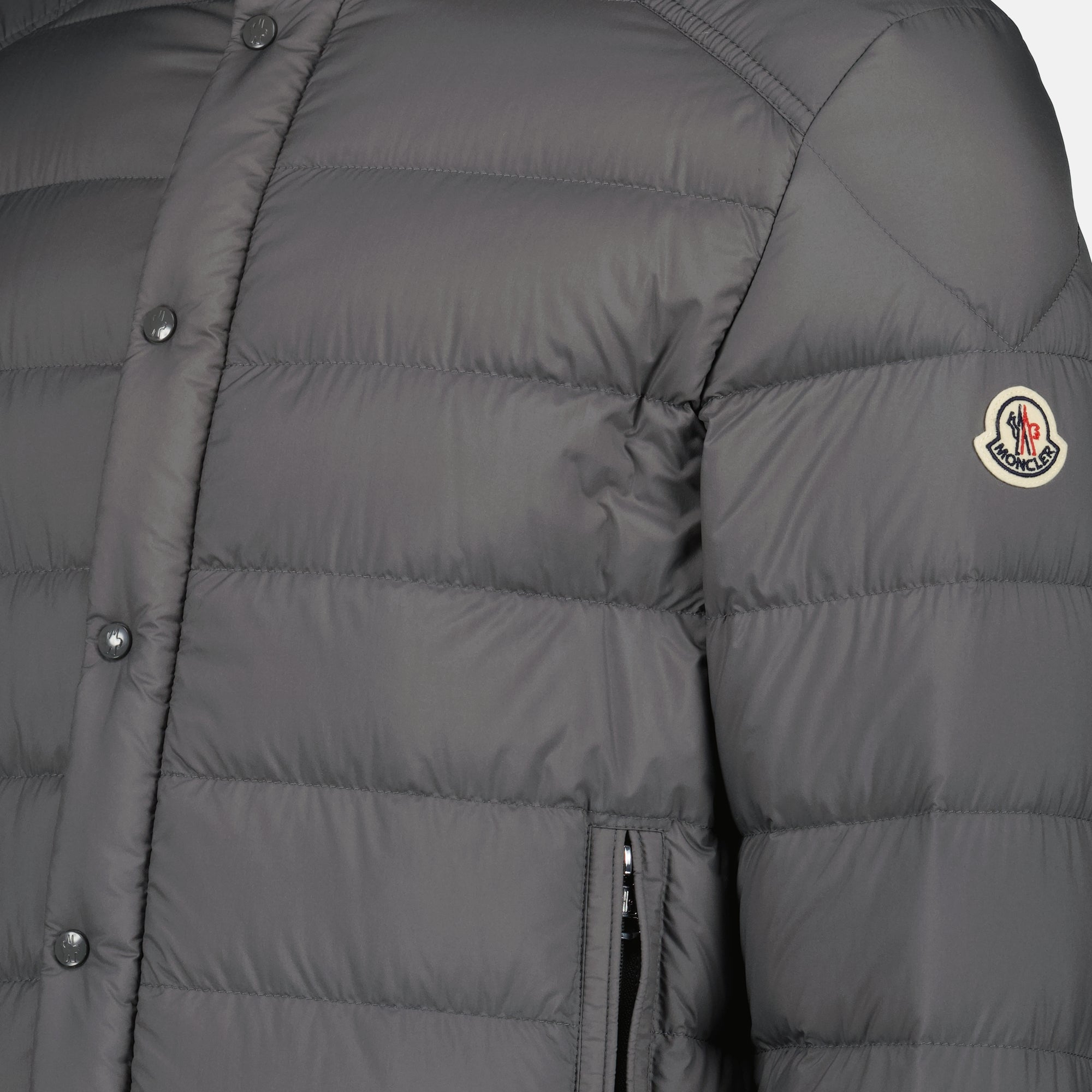 Image of the Selves gray down jacket by Moncler for Men - Spring-Summer 2026 - Detailed View 1