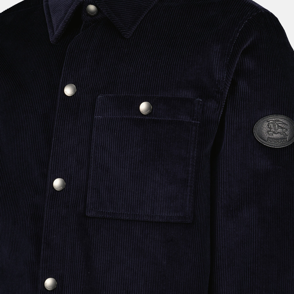 Imagen del abrigo de corduroy para hombre de Burberry - Temporada Otoño-Invierno 2025 - Vista Detallada_1