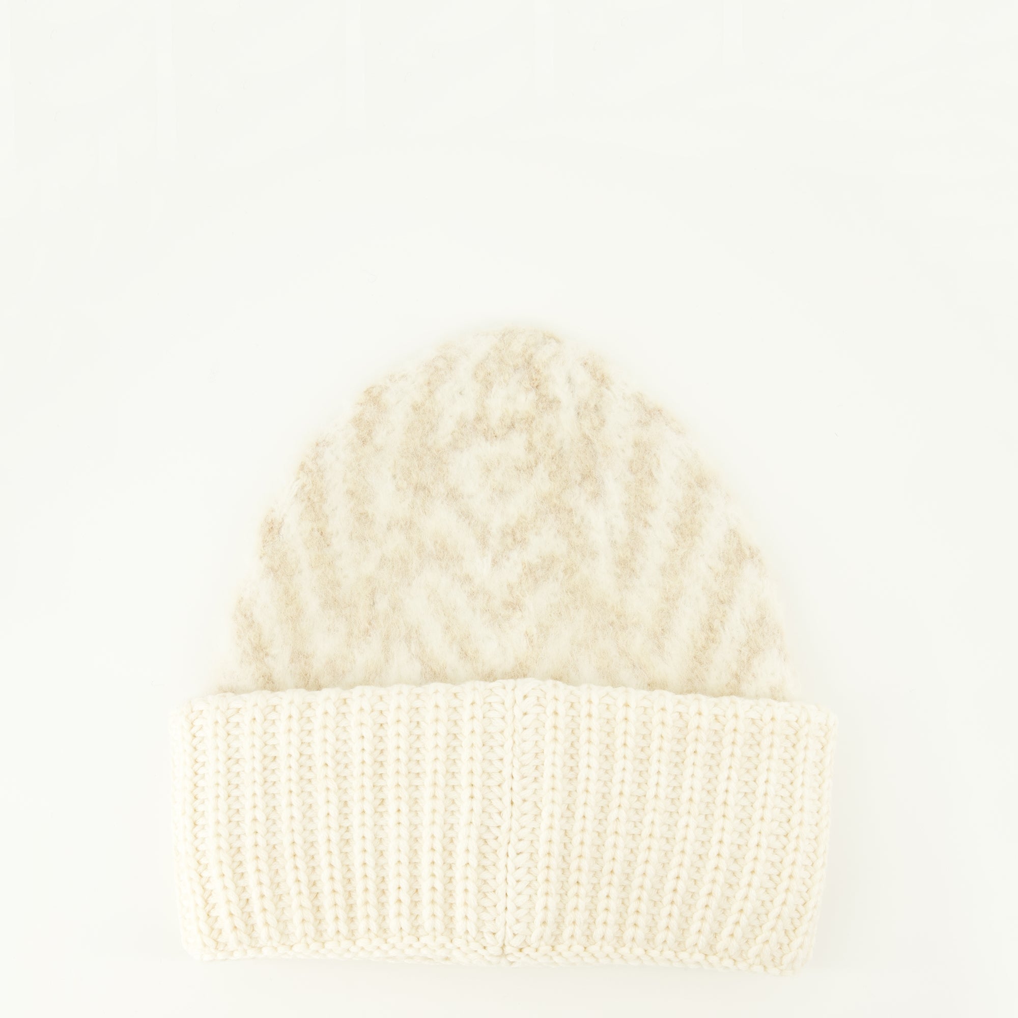 Fendi 여성용 화이트 울 모자의 이미지 - 2025 가을-겨울 시즌 - 뒷모습