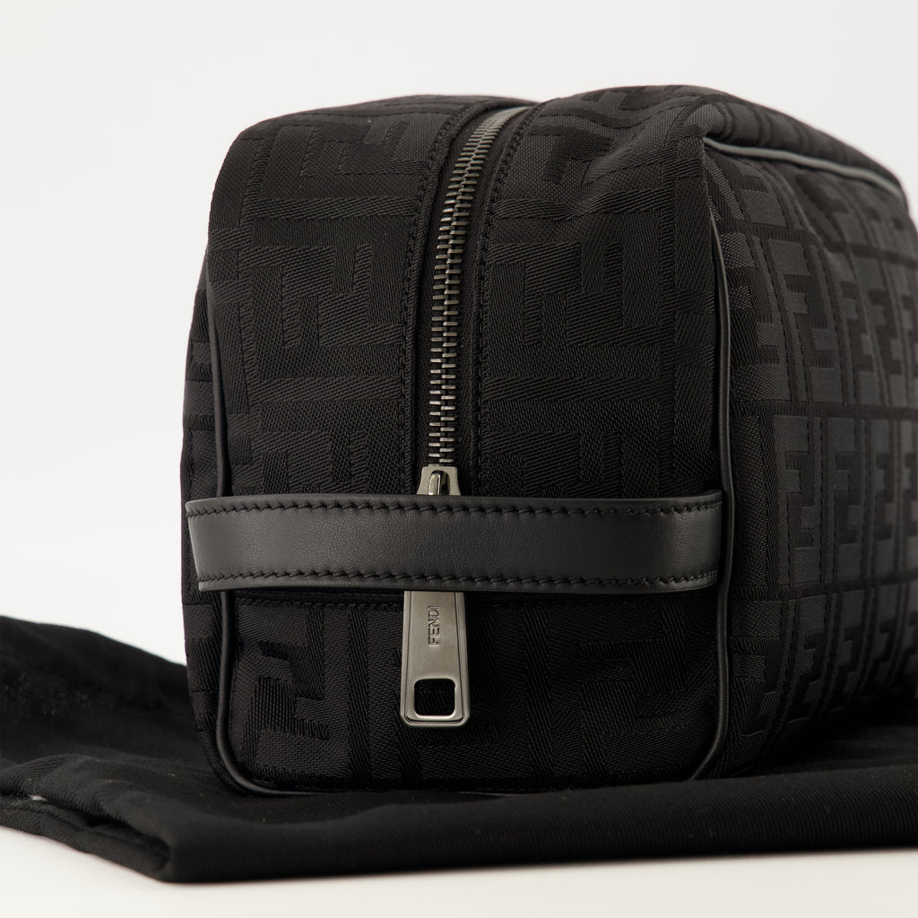 Pochettes Trousse de toilette medium FF en nylon noir Fendi Noir Homme