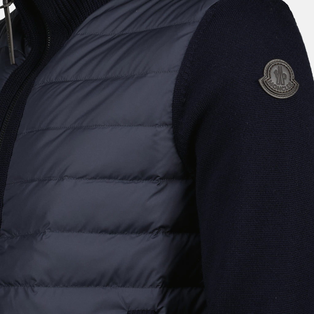 Imagen del cárdigan bicolor azul marino de la marca Moncler para Hombre - Temporada Primavera-Verano 2026 - Vista detallada 1
