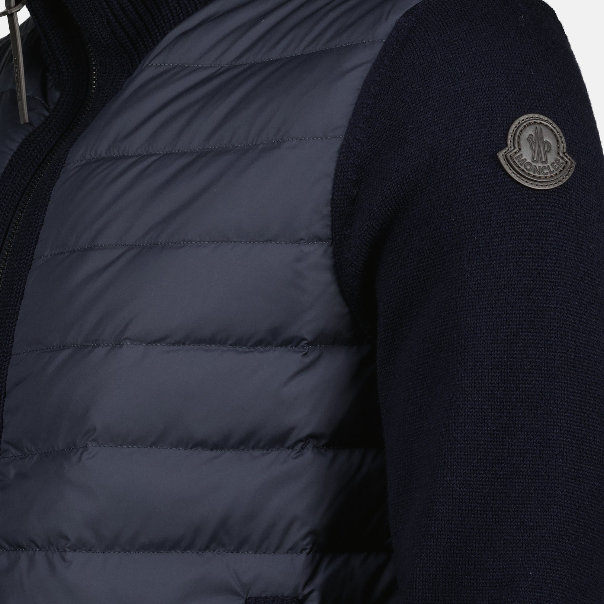 Image of the Moncler bi-material navy blue cardigan for men - Spring-Summer 2026 - Detailed view 1