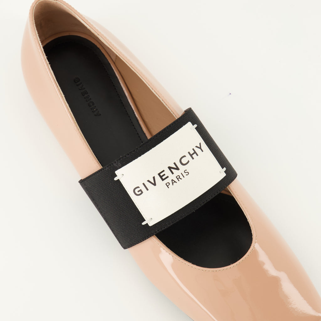Image of the Givenchy Sliced Square Ballerinas for Women - Autumn-Winter 2025 Season - Detailed Top View