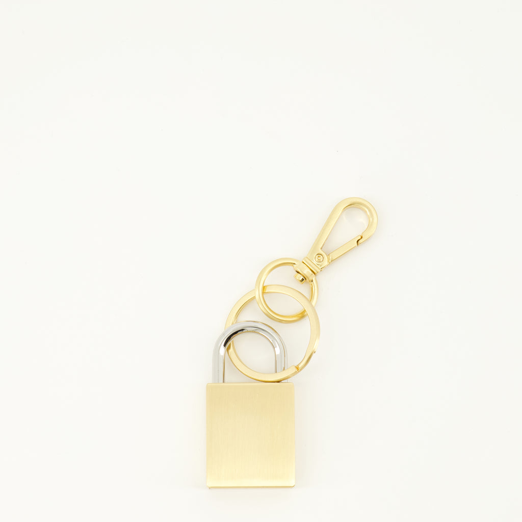 Image de l'article Porte-clés Ami de coeur cadenas de la marque Ami PARIS pour Unisex - Saison Automne-Hiver 2025 - Vue de Dos