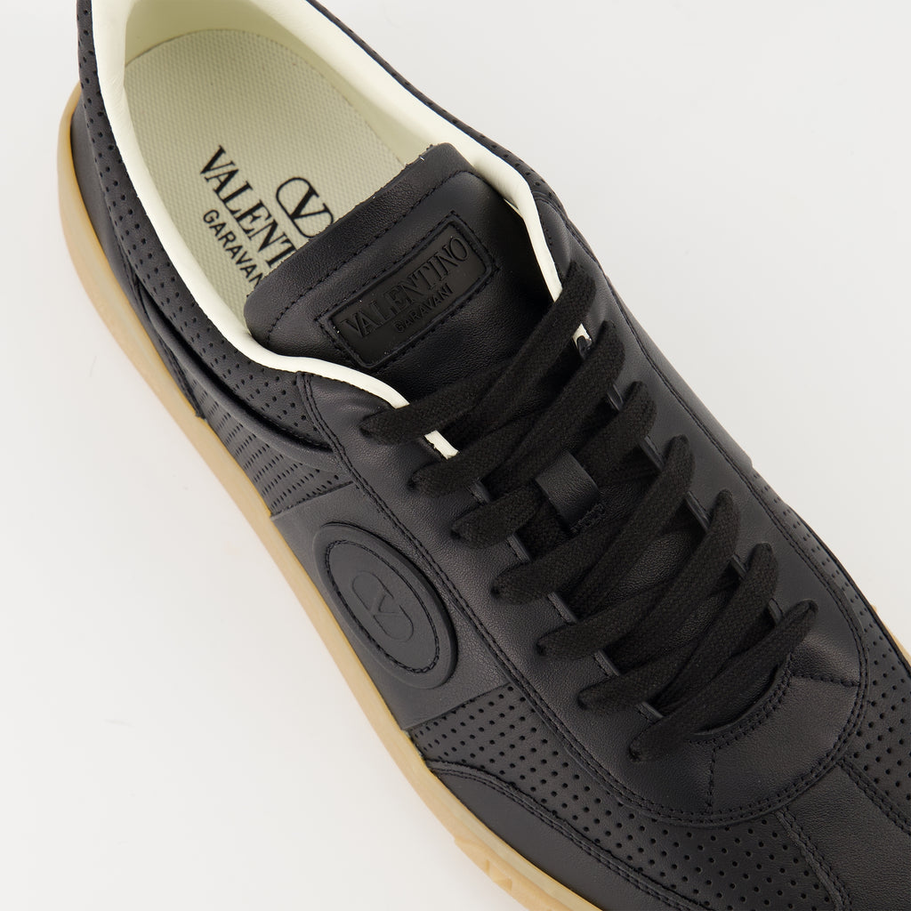 Baskets UpVillage Sneakers Valentino Garavani Noir Homme
