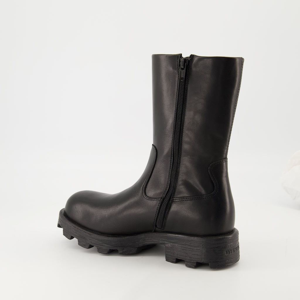 Image of the D-Hammer BKR D W boots from Diesel for Women - Fall-Winter 2025 - Three-quarters back right view