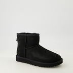 Imagen de las Botas Classic Mini II de Ugg para Mujer - Temporada Otoño-Invierno 2025 - Vista tres cuartos frontal derecha