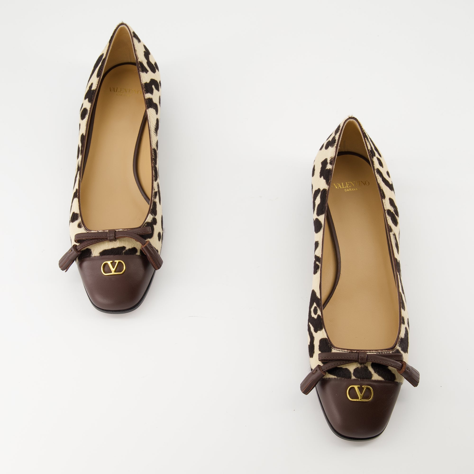 Chaussures plates Valet du roi Ballerinas Valentino Garavani Beige Femme