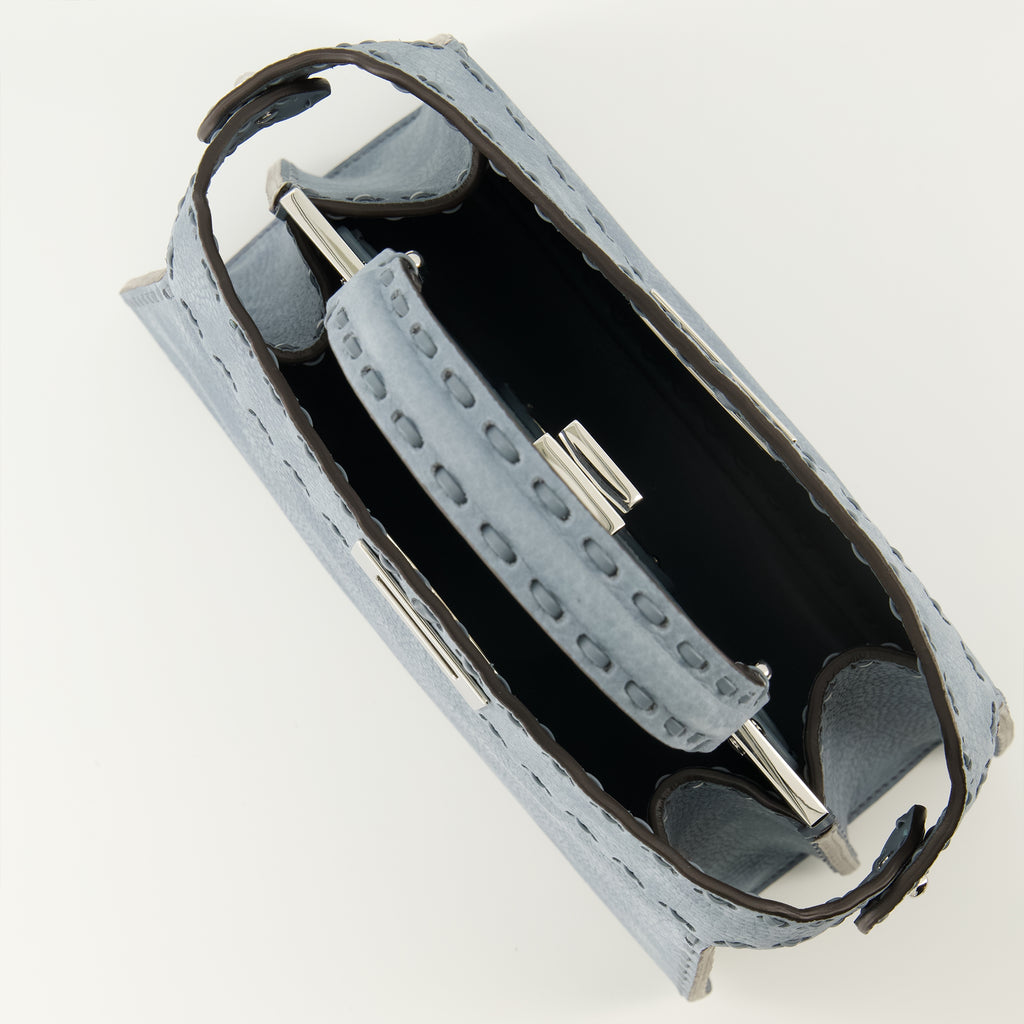 Imagen del bolso Peekaboo I See U pequeño azul de la marca Fendi para Mujer - Temporada Primavera-Verano 2026 - Vista Detallada_3