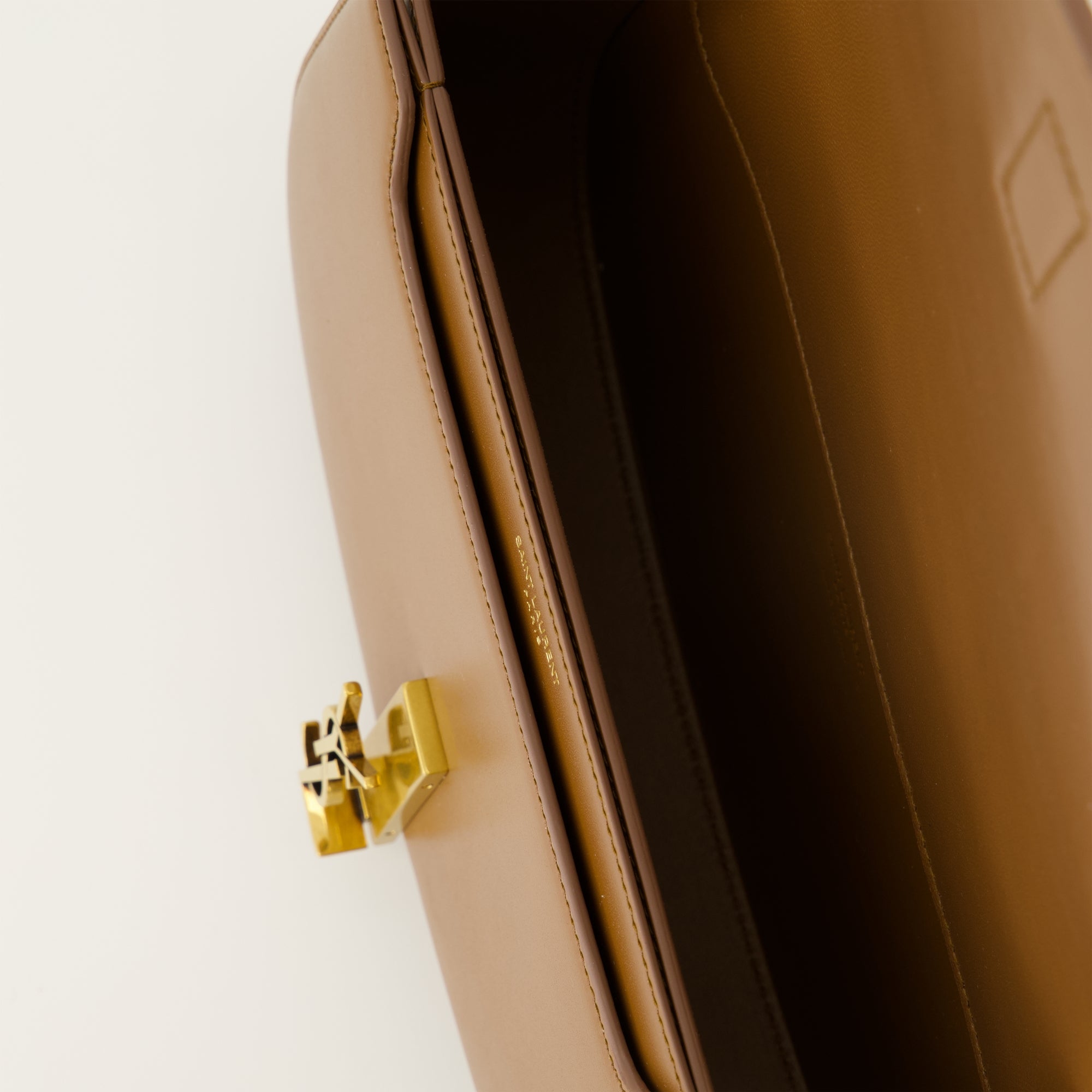 여성용 Saint Laurent 브랜드 Voltaire 가방 이미지 - 2025 가을-겨울 - 상세 보기_3