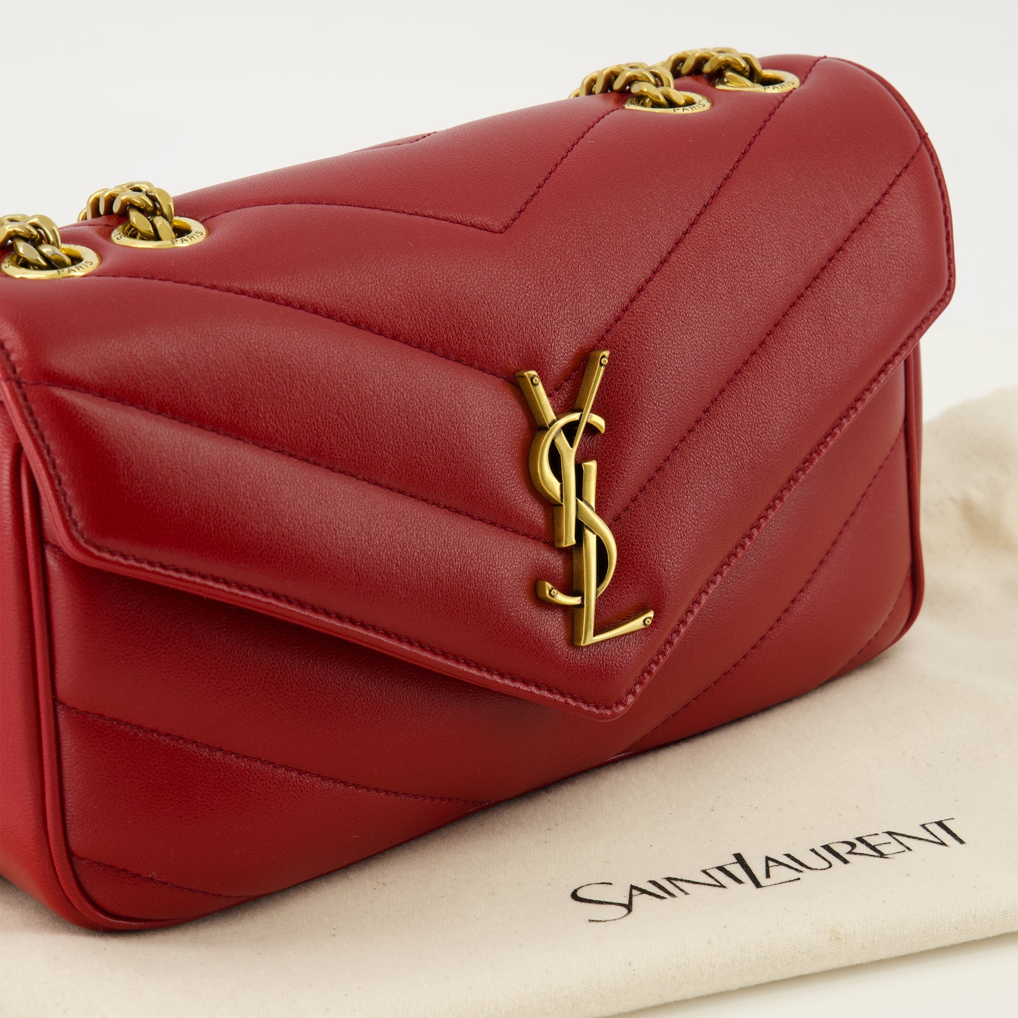 Image de l'article Sac Loulou small rouge de la marque Saint Laurent pour Femme - Saison Printemps-Été 2026 - Vue détaillée_2