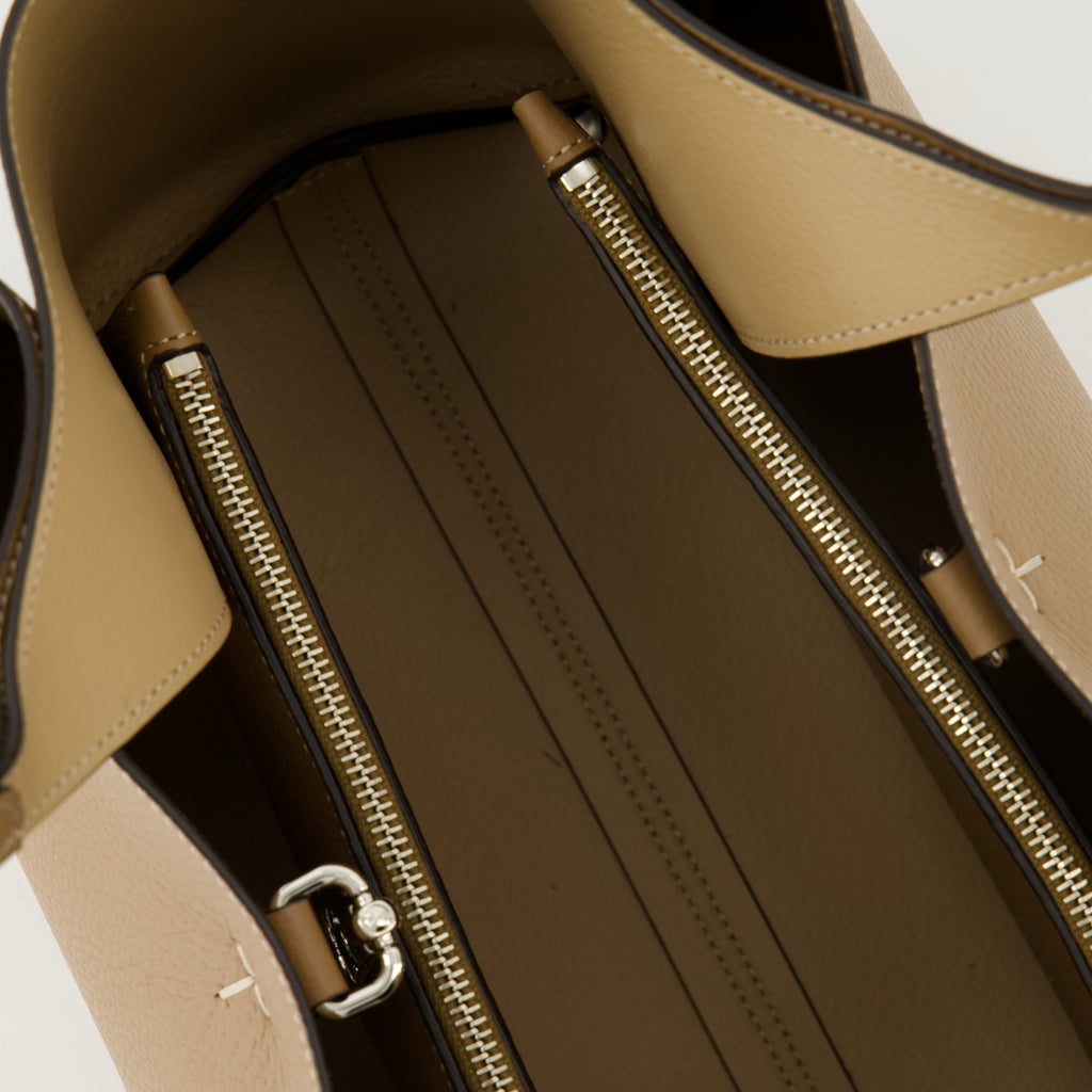 Sacs cabas Petit cabas en cuir Tod's Marron Femme