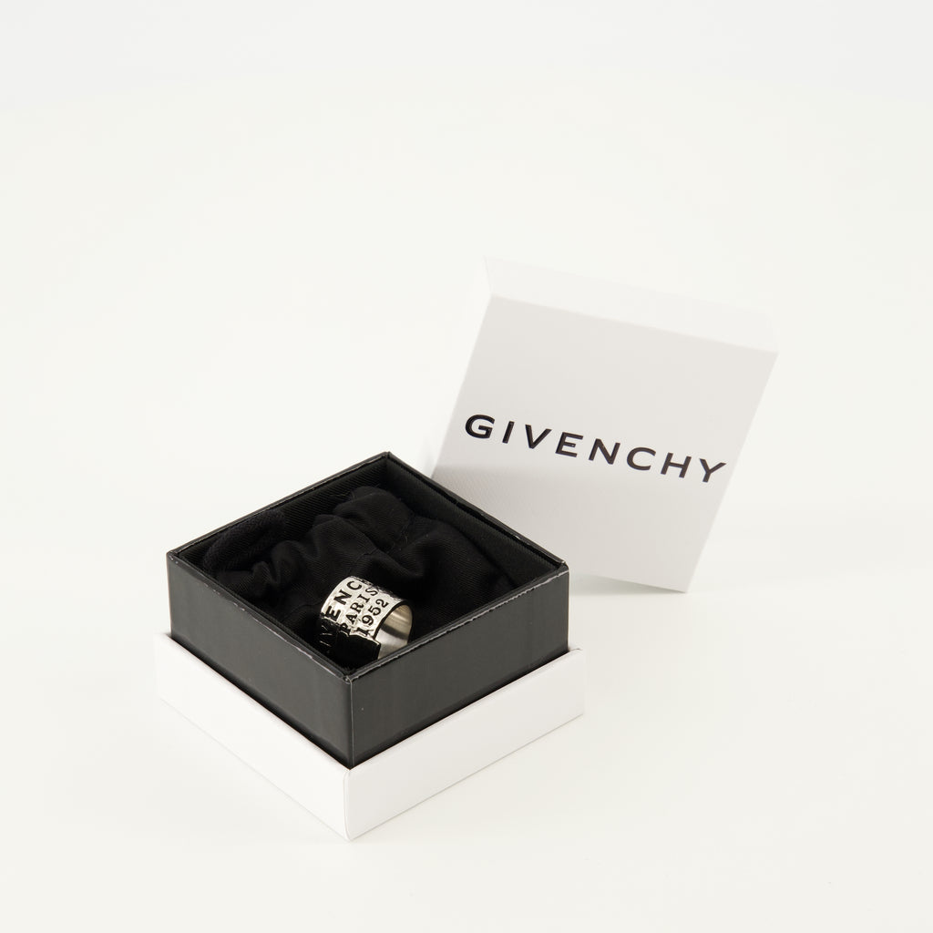 Bild des Givenchy Tape Rings der Marke Givenchy für Frauen - Herbst-Winter 2025 - Detailansicht_3