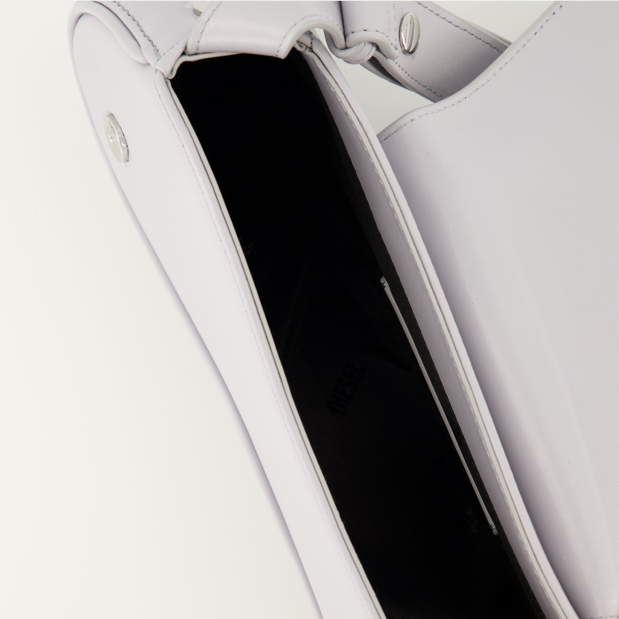 여성을 위한 디젤 플레이 백 이미지 - 2025 가을-겨울 - 상세 보기_3