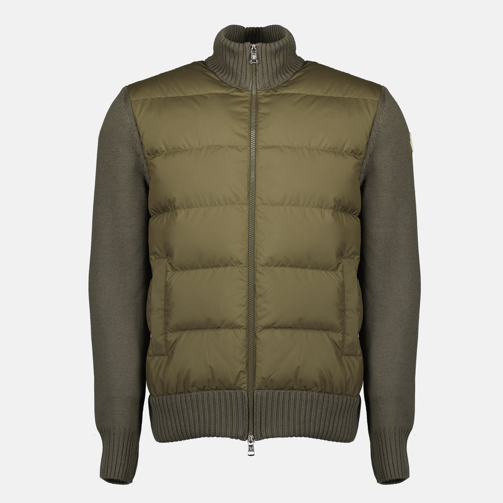 Immagine del cardigan in lana khaki con zip di Moncler per Uomo - Stagione Autunno-Inverno 2025 - Vista Frontale