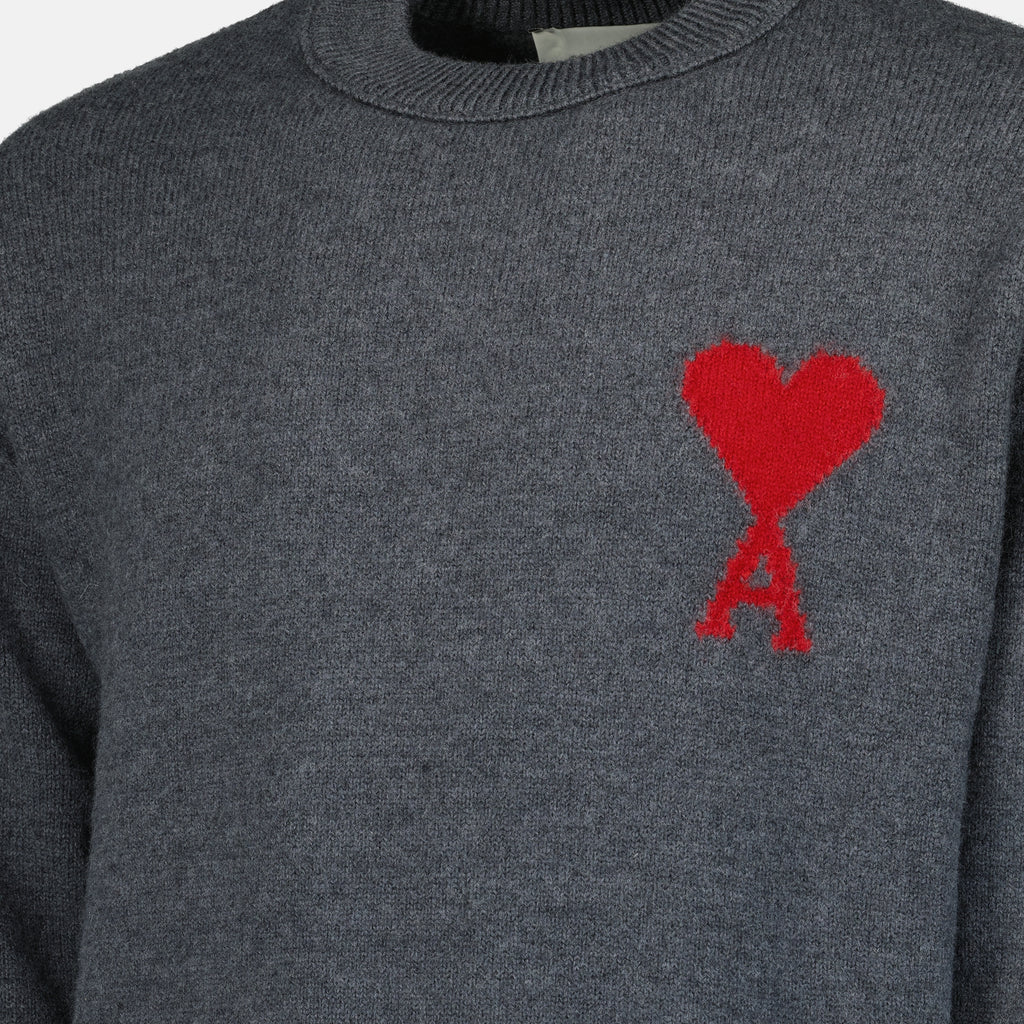 Image de l'article Pull AMI de coeur gris de la marque Ami PARIS pour Unisex - Saison Printemps-Été 2026 - Vue détaillée_1