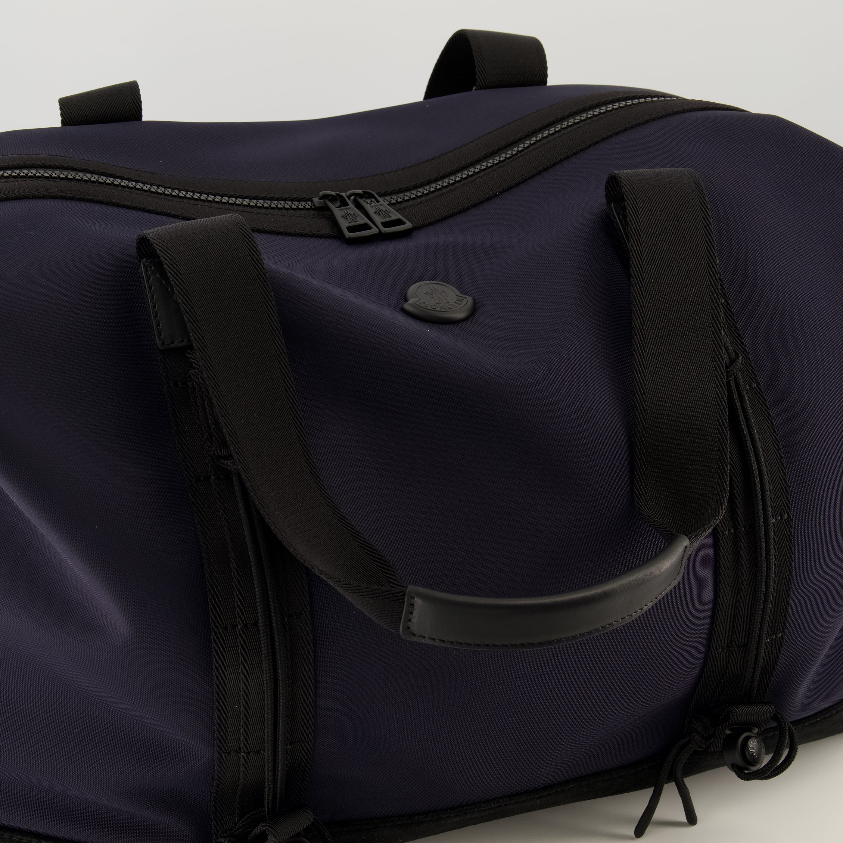 Image de l'article Sac de sport Tech bleu marine de la marque Moncler pour Homme - Saison Printemps-Été 2026 - Vue détaillée_2