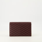 Imagen de la billetera de sobre con cadena de la marca Saint Laurent para mujer - Temporada Otoño-Invierno 2025 - Vista Trasera