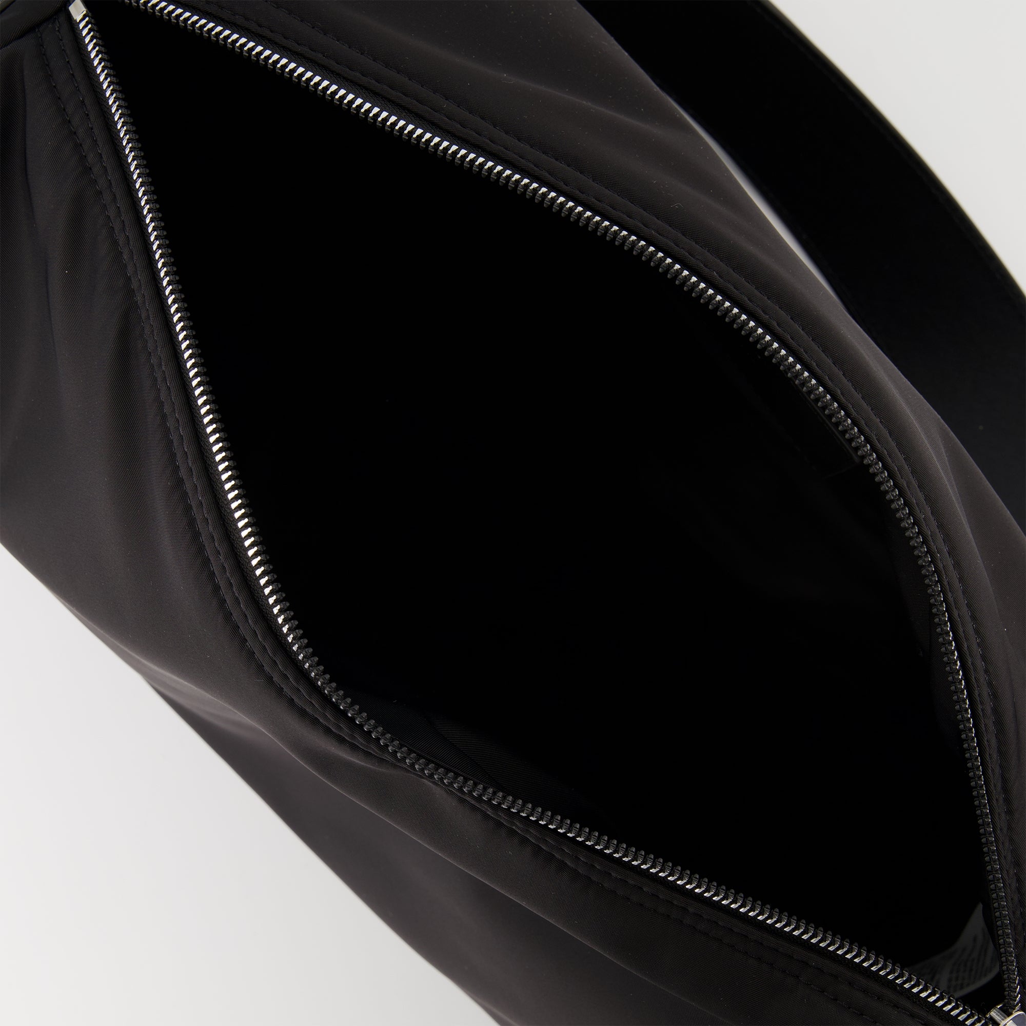 Sacs de sport et voyage Sac Marcel en nylon Ami PARIS Noir Unisexe