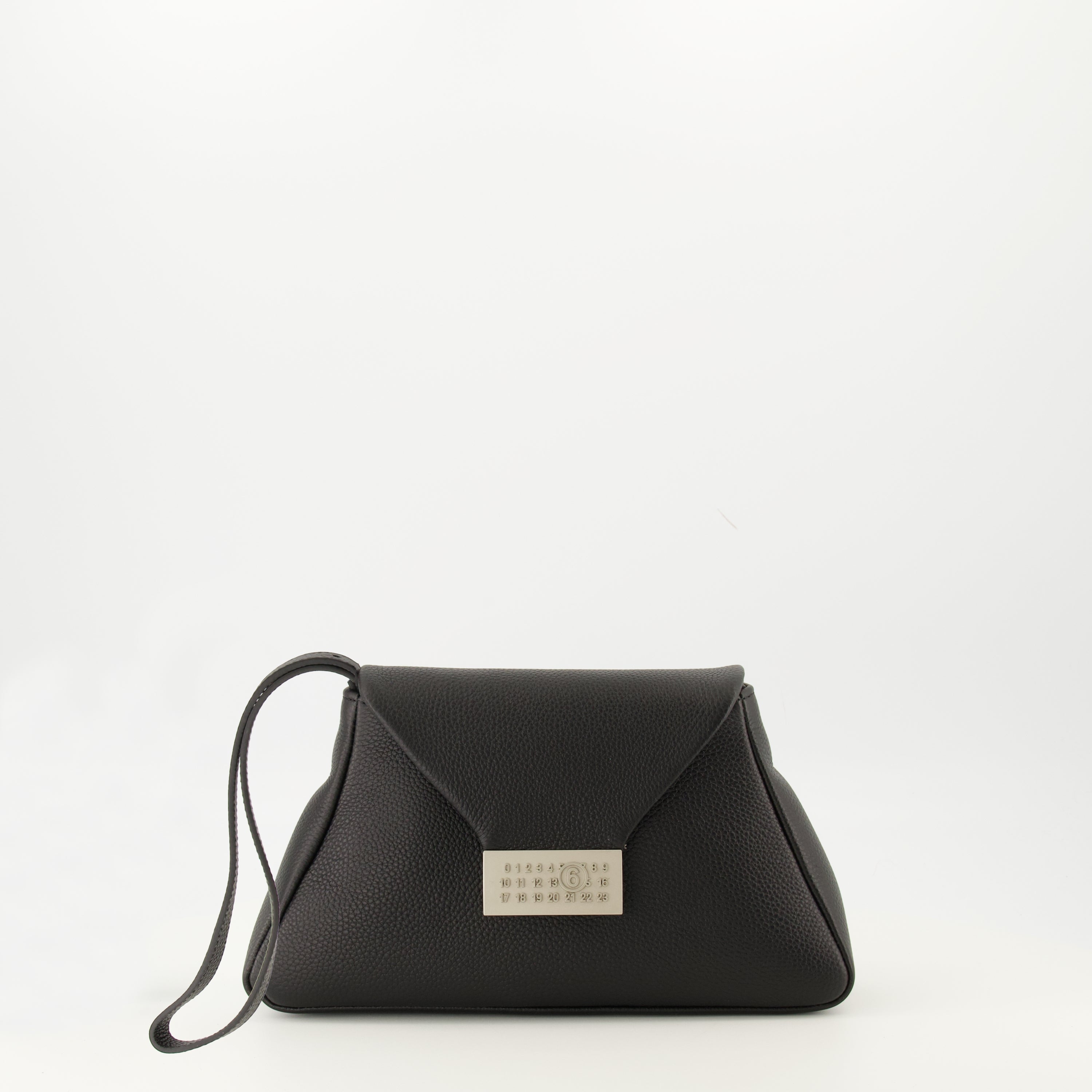 Image de l'article Pochette Numeric de la marque Mm6 pour Femme - Saison Automne-Hiver 2025 - Vue de Face