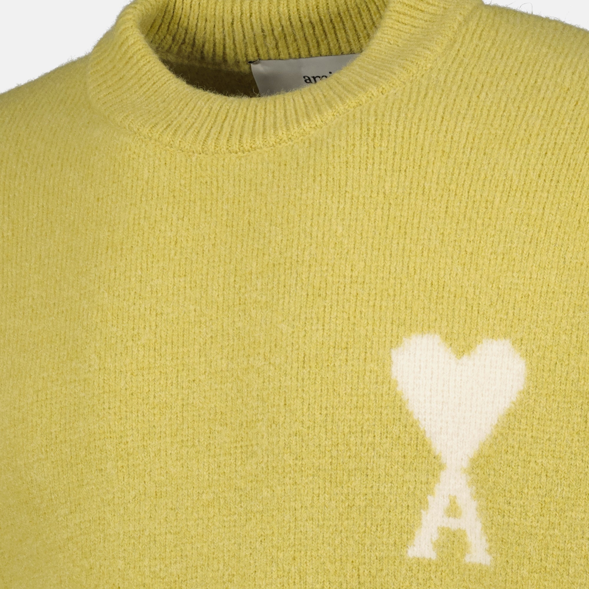 Image of the Ami heart sweater from the brand Ami PARIS for Unisex - Autumn-Winter Season 2025 - Detailed View_3
