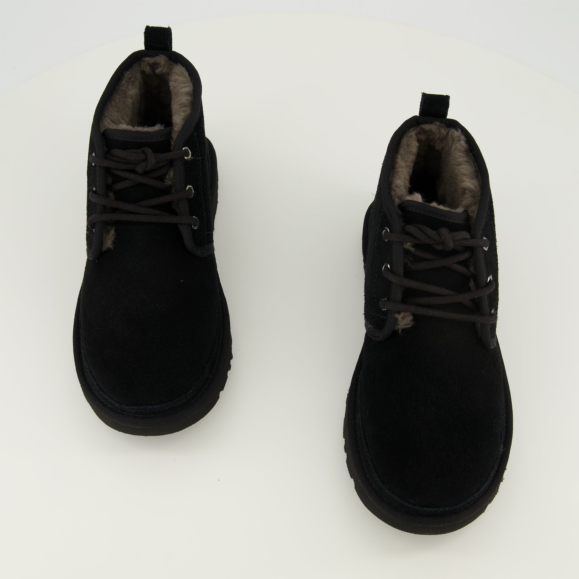 Image of the Ugg Men's Neumel Black Boots - Spring-Summer 2026 - Top view of a pair of shoes