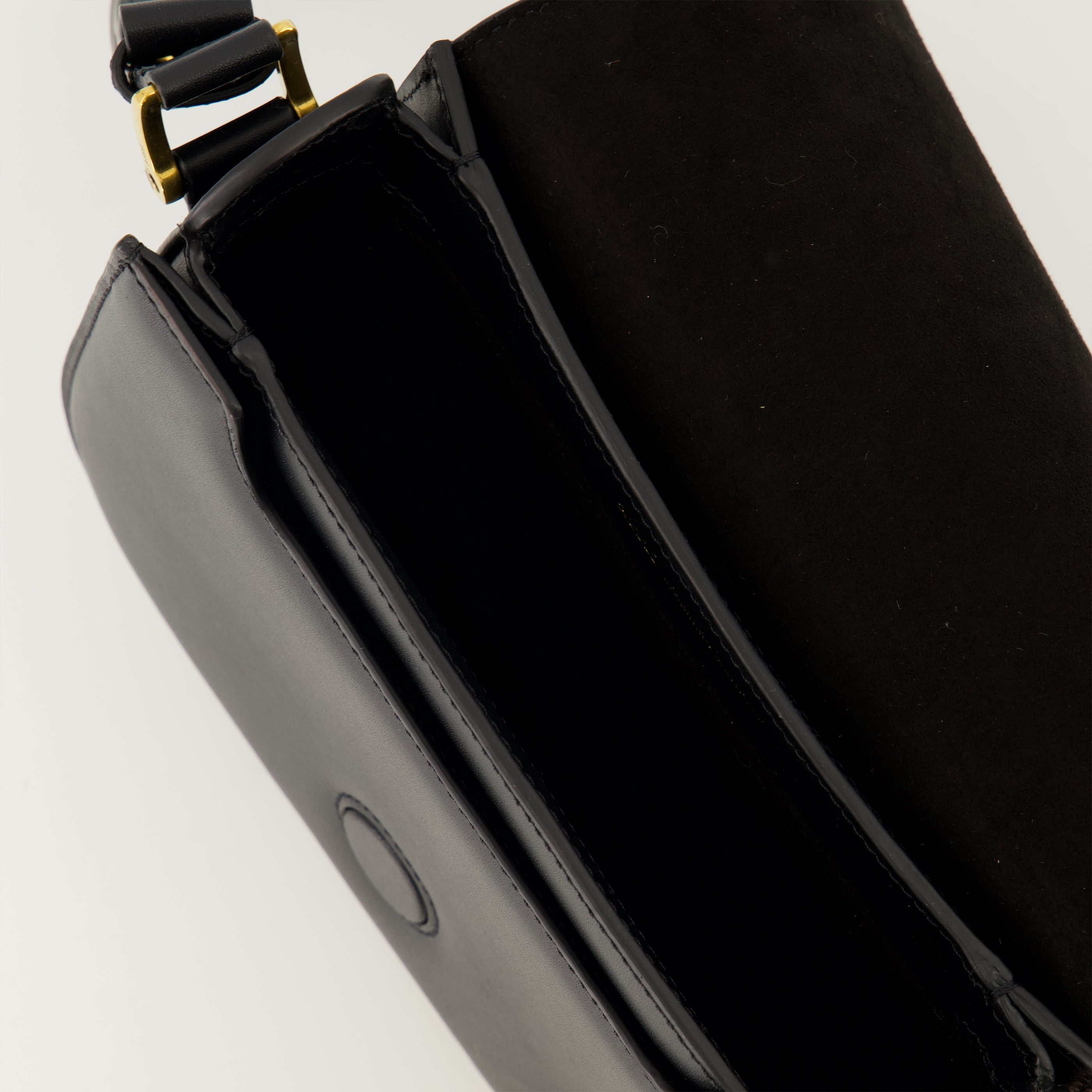 Image of the article Paris Paris black lambskin bag by the brand Ami PARIS for Unisex - Spring-Summer 2026 - Detailed View 3