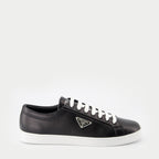 Sneakers Baskets en cuir brossé Prada Black Homme