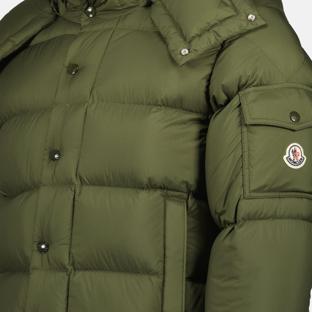 Image of the Maya 70 khaki down jacket from the brand Moncler for Men - Autumn-Winter 2025 - Detailed View_2