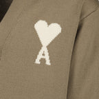 Image de l'article Cardigan AMI de coeur beige en laine et coton de la marque Ami PARIS pour Unisex - Saison Printemps-Été 2026 - Vue détaillée_1