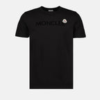 Imagen de la camiseta con logo de la marca Moncler para Hombre - Temporada Otoño-Invierno 2025 - Vista Frontal