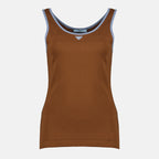 Imagen de la camiseta sin mangas de canalé marrón de la marca Prada para mujer - Temporada Primavera-Verano 2026 - Vista frontal