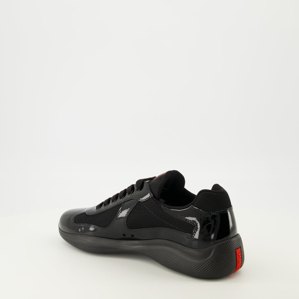 Image de l'article Baskets Prada America's cup noir de la marque Prada pour Homme - Saison Printemps-Été 2026 - Vue trois quarts arrière droite