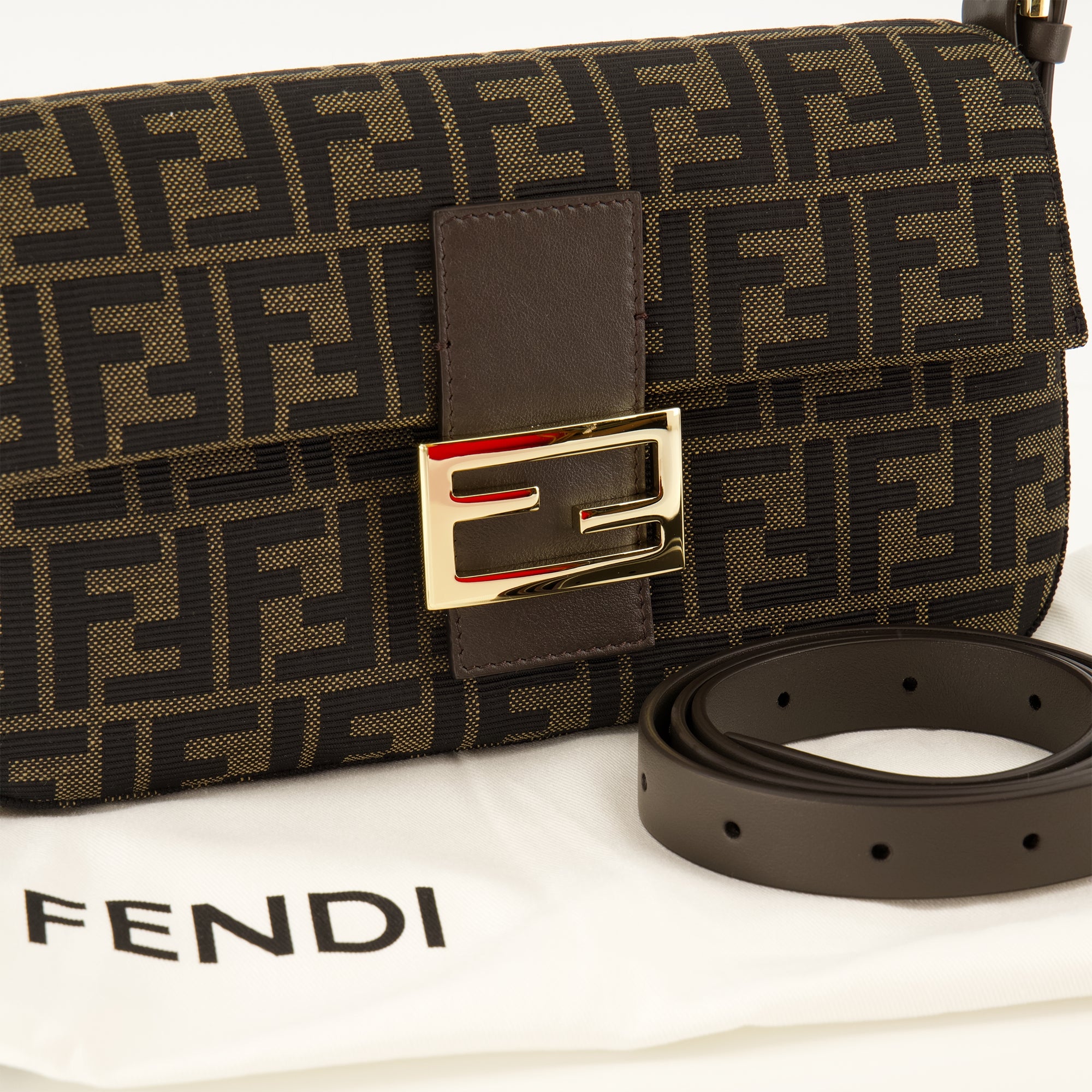Sacs à main et épaule FF Fabric Baguette® Bag in Brown Fendi Marron Femme