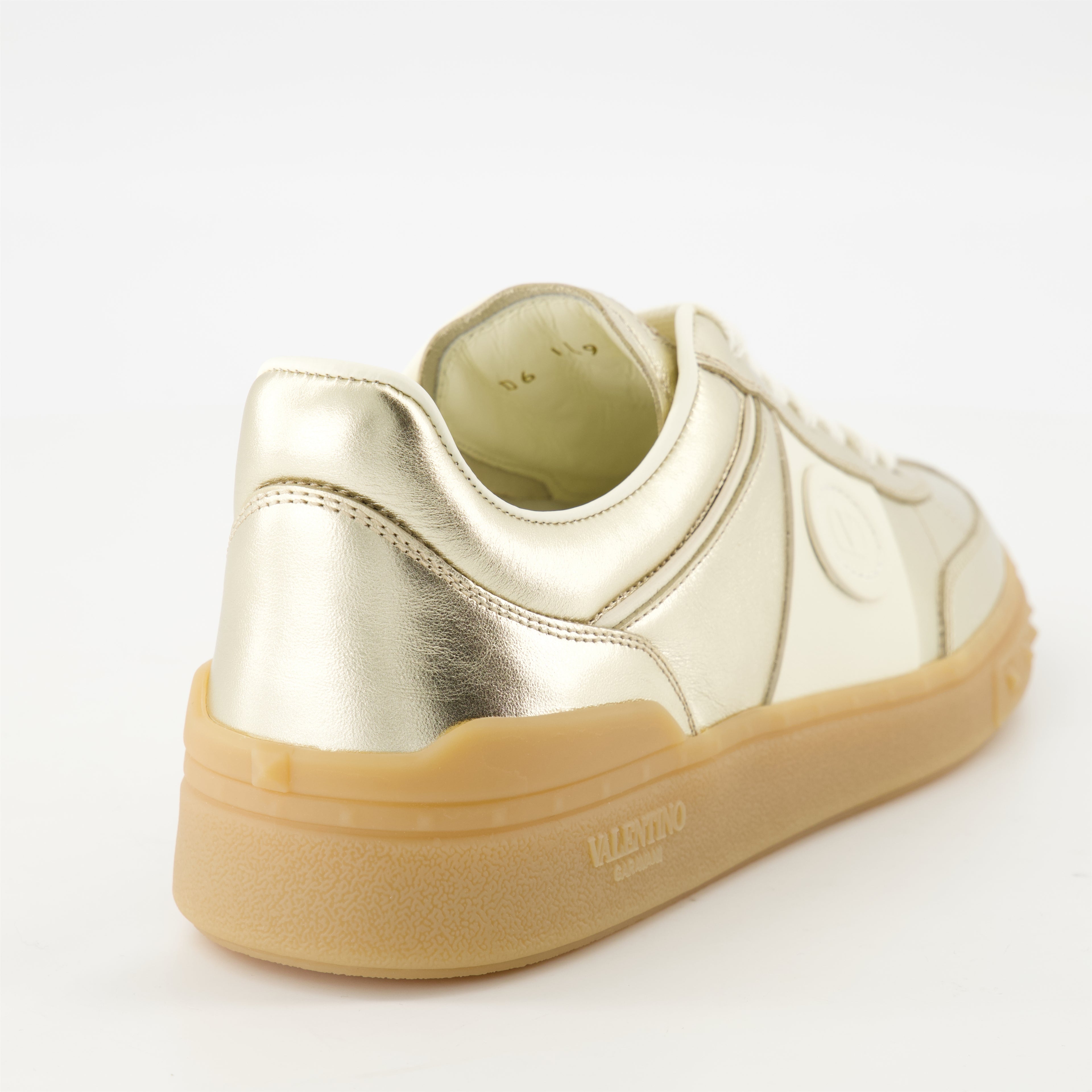 Sneaker UpVillage Gold Sneakers Valentino Garavani Gold Femme