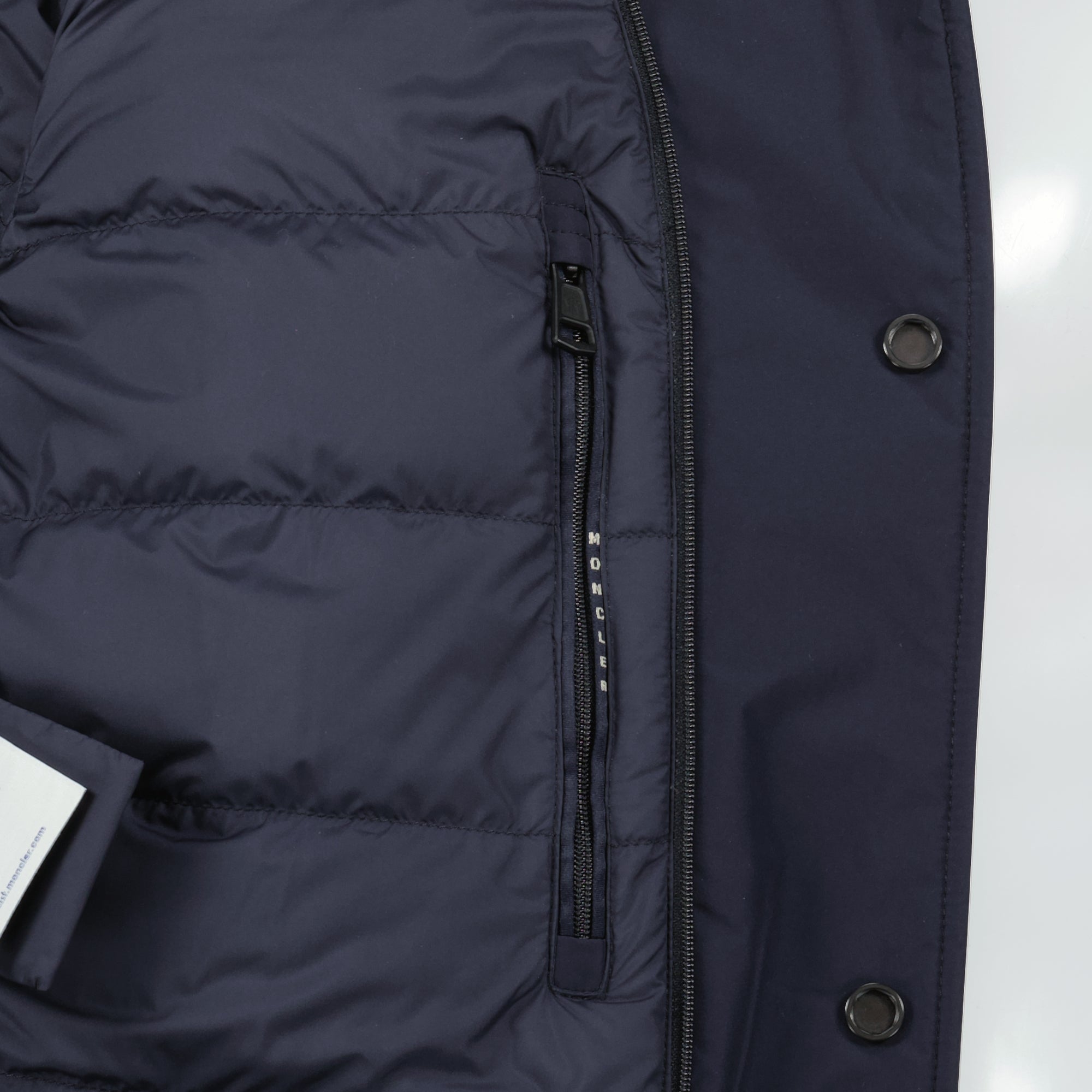 Image of the Moncler Men's Brieuc Jacket - Fall-Winter 2025 - Detailed View_2