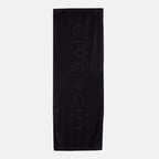 Imagen del pañuelo de seda y lana negra de la marca Givenchy para mujer - Temporada Otoño-Inverno 2025 - Vista Frontal