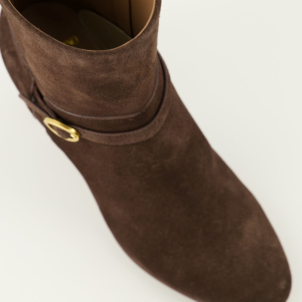 Imagem das botas Pattie da marca Valentino Garavani para Mulher - Temporada Outono-Inverno 2025 - Vista detalhada de cima