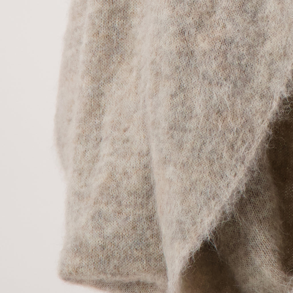 Image of the Moschino brand Women's Glove Collar - Autumn-Winter 2025 Season - Detailed View 6